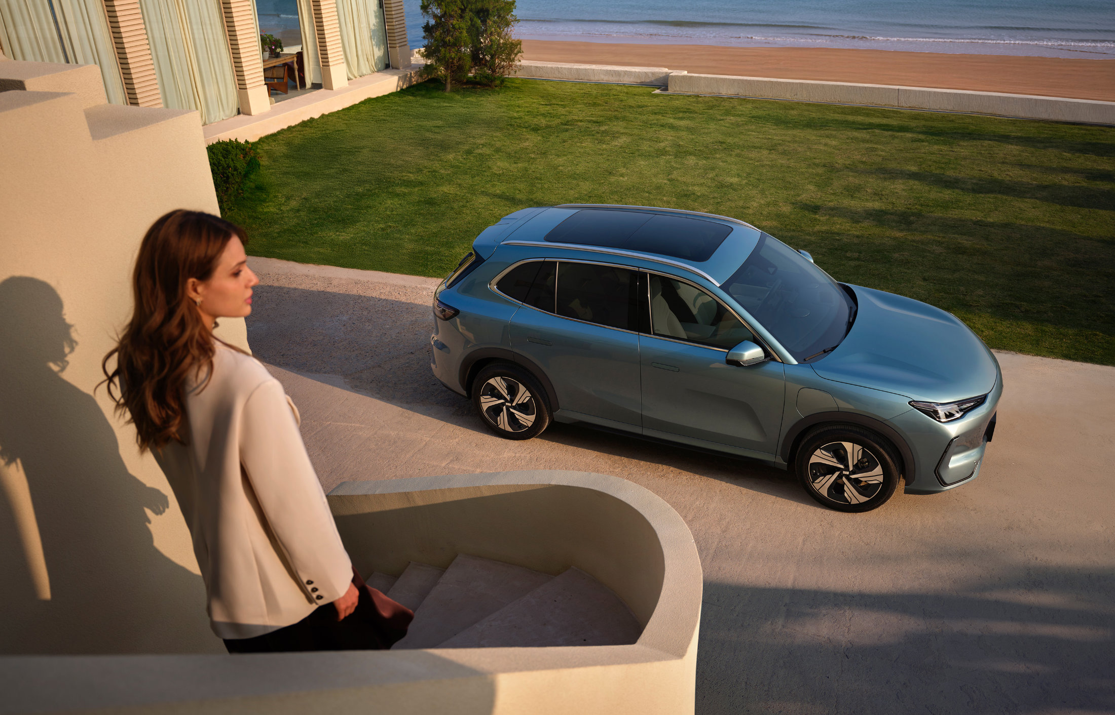 Geely-Gianniris-homeslide-3